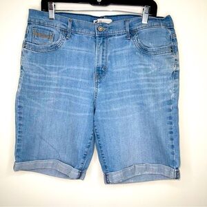 Levi’s Denim Shorts with Rolled Hem and 5-Pocket Design Size 16